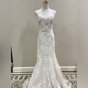NWT Fiji Enzoani Wedding Dress Size 14